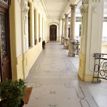 A10 Alkotmany B Apartment Budapest Exterior foto
